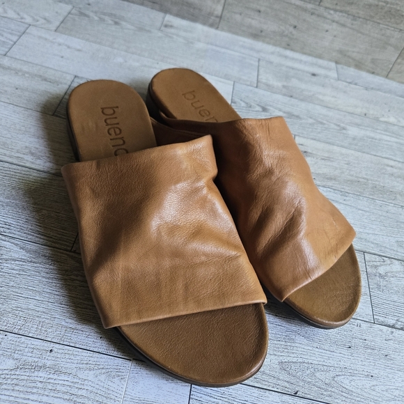 Bueno Turner Slip On Slide Sandals - Picture 2 of 6